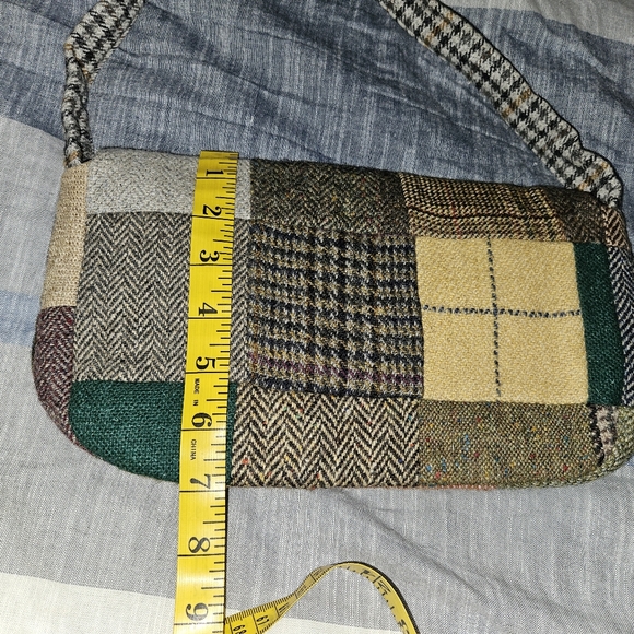 Hanna hats of Donegal patchwork tweed bag - Picture 4 of 6